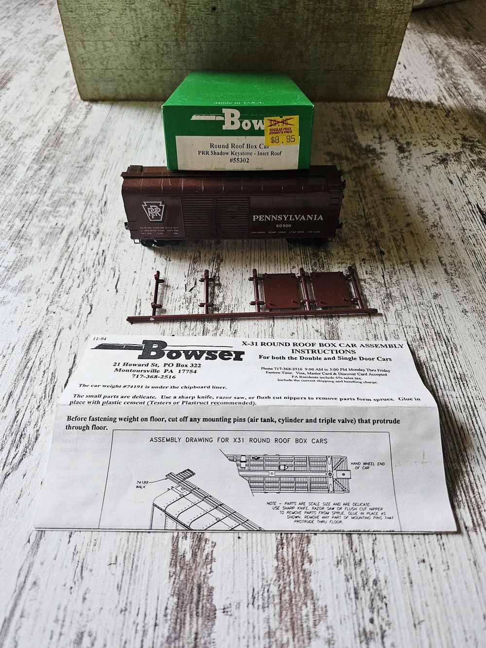 HO Scale Bowser Pennsylvania Round Roof Boxcar PRR Shadow Keystone Inset Roof